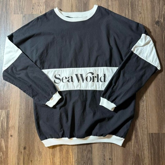 Sea World Pullover Sweatshirt Crewneck Black White Large Graphic‎ Top - Picture 1 of 5